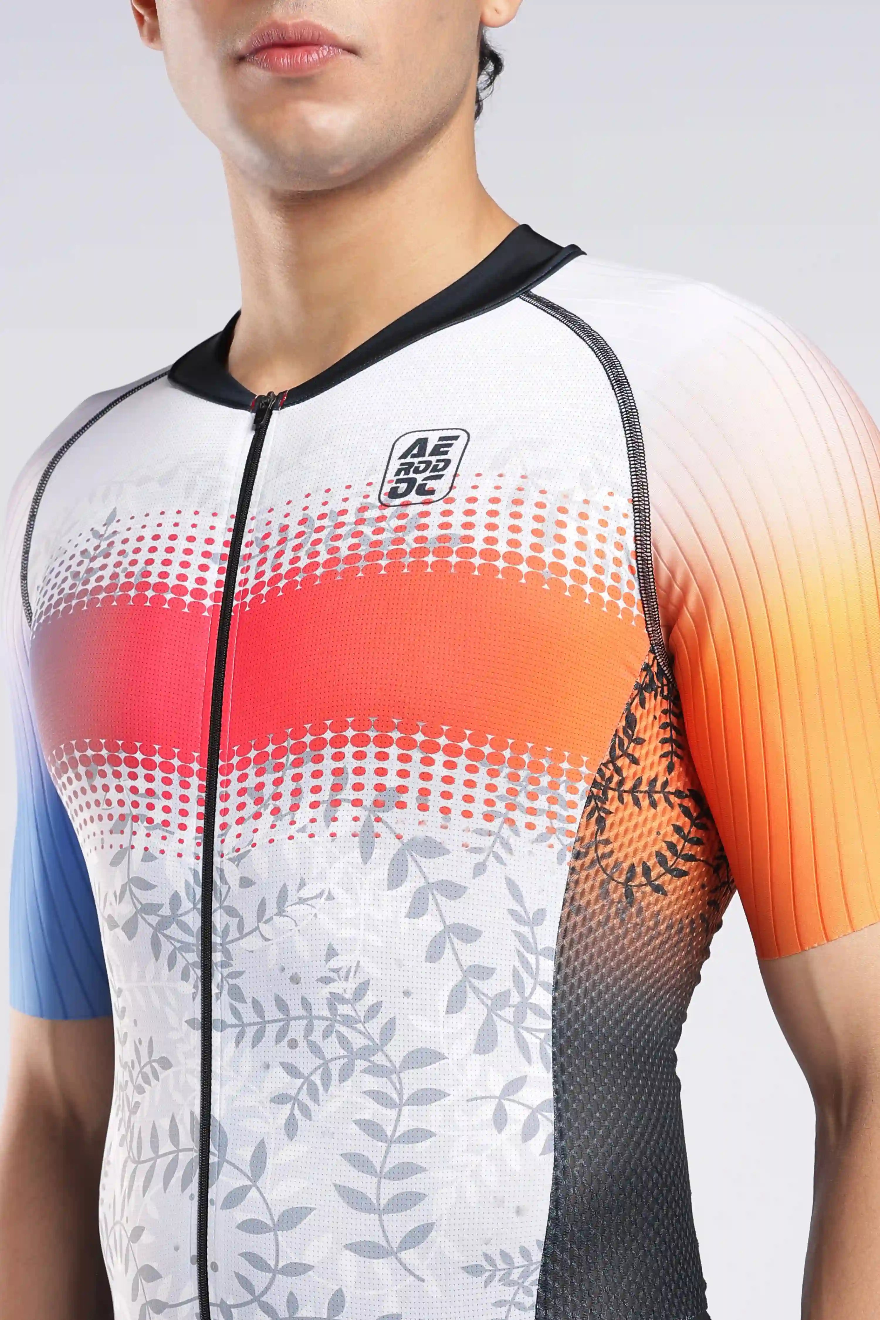 Aerodoc blazewave Tri Suit front chest and zipper detail