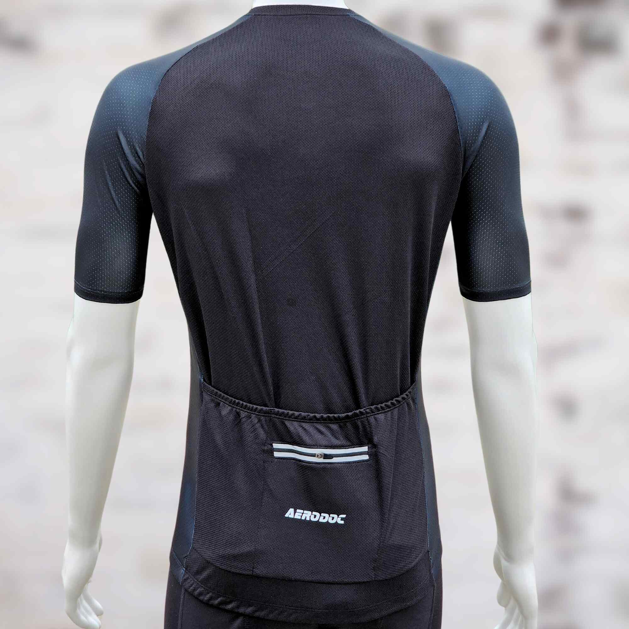 Aerodoc Glide Black Cycling jersey with waterproof zipper pocket